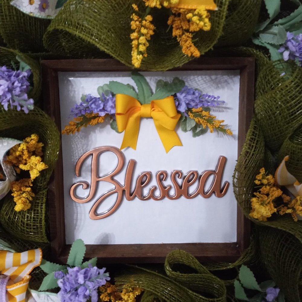 Square Wreath - Picture 2 of 2